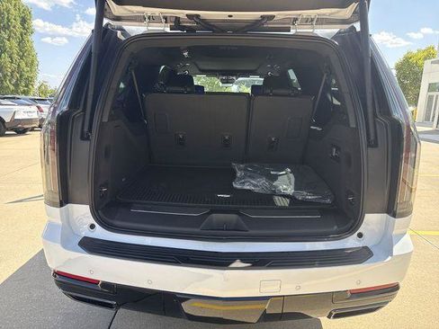 New 2026 Cadillac Escalade ESV Sport w/ Touring Package AWD/4WD image 21