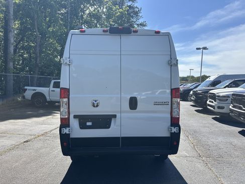 Used 2025 RAM ProMaster 2500 w/ Convenience Group FWD image 8