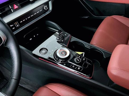 Used 2024 Kia Sportage SX Prestige image 18