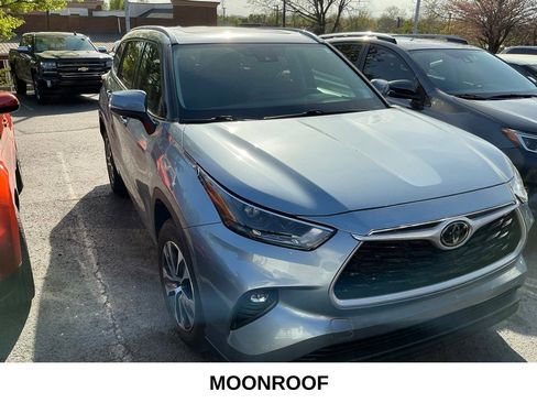 Used 2022 Toyota Highlander XLE image 1