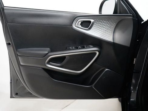 Used 2025 Kia Soul LX w/ LX Technology Package image 20