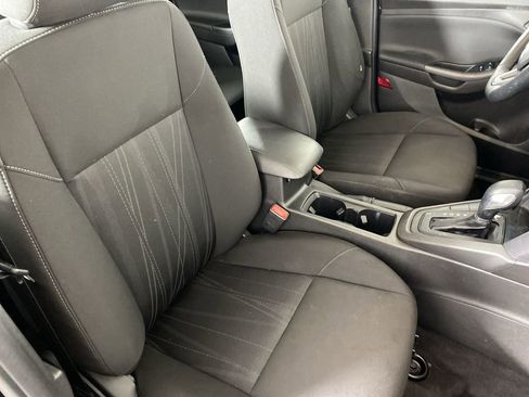 Used 2017 Ford Focus SEL w/ Cold Weather Package image 27