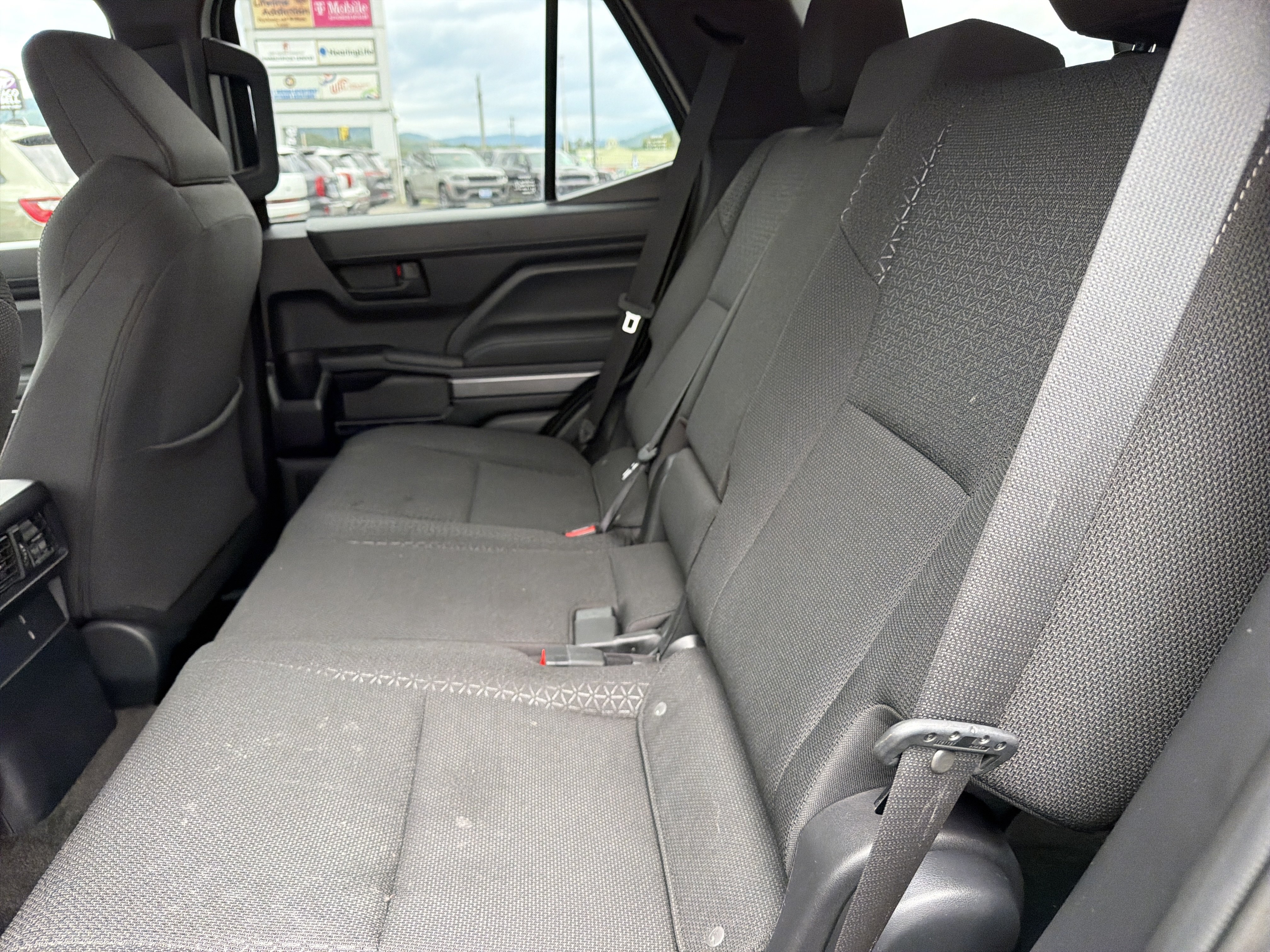 Used 2025 Toyota 4Runner SR5 AWD/4WD image 13