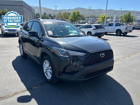 Used 2025 Toyota Corolla Cross LE FWD image 1