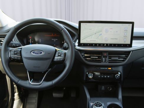 Used 2025 Ford Escape Active w/ Tech Pack #1 AWD/4WD image 3