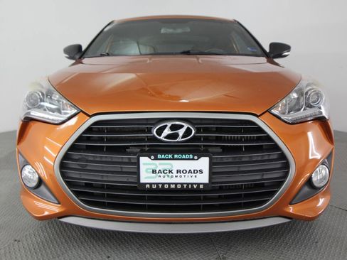 Used 2016 Hyundai Veloster Turbo FWD image 2