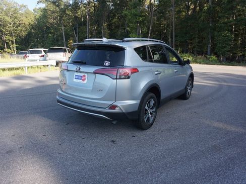 Used 2018 Toyota RAV4 XLE FWD image 22