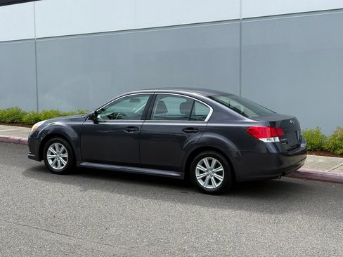 Used 2011 Subaru Legacy 2.5i Premium AWD/4WD image 4