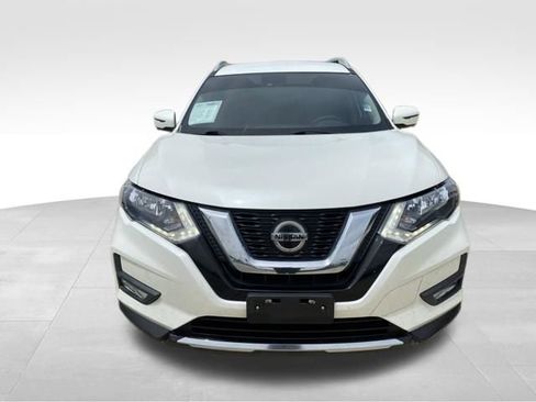 Used 2018 Nissan Rogue SL image 2