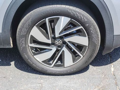 Used 2024 Volkswagen Atlas SE FWD image 12