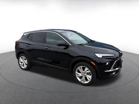 Used 2025 Buick Encore GX Preferred FWD image 2