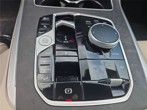Certified 2025 BMW X7 M60i AWD/4WD image 20