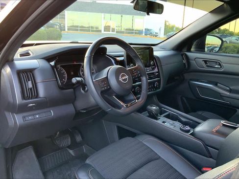 Used 2024 Nissan Pathfinder Rock Creek AWD/4WD image 16