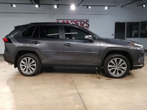 Used 2022 Toyota RAV4 XLE Premium FWD image 8