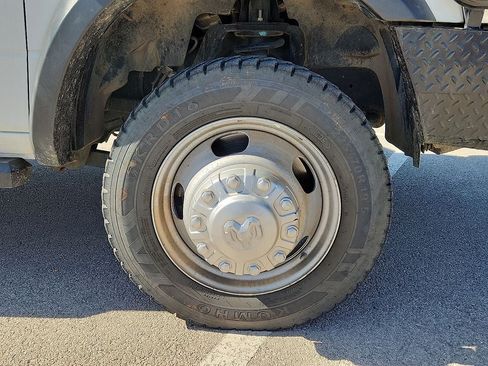 Used 2024 RAM 5500 Tradesman w/ Chrome Appearance Group AWD/4WD image 10