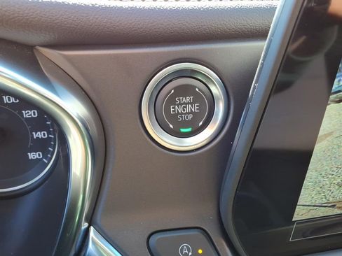 Used 2025 Chevrolet Blazer LT w/ Convenience Package image 23