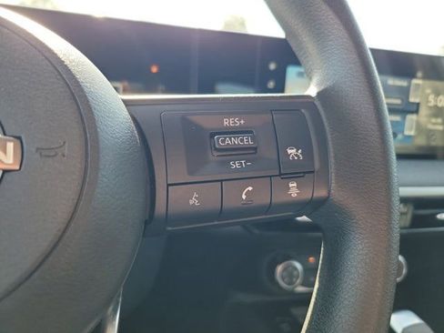 Certified 2025 Nissan Kicks SV FWD image 25