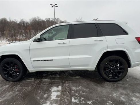 Used 2019 Jeep Grand Cherokee Altitude image 5