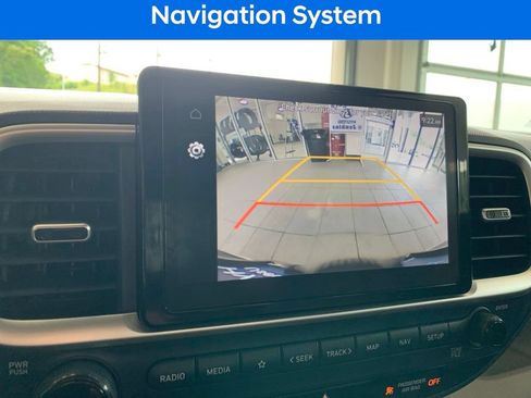 Certified 2023 Hyundai Venue Limited FWD image 9