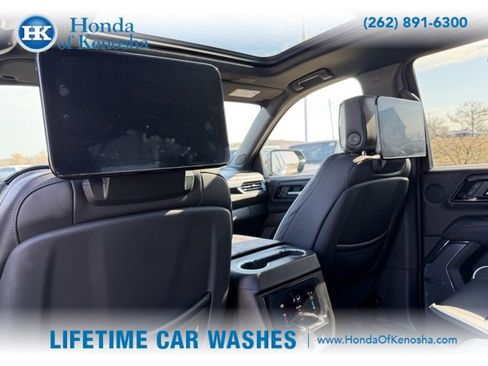 Used 2025 GMC Yukon AT4 Ultimate w/ LPO, Floor Liner Package image 22