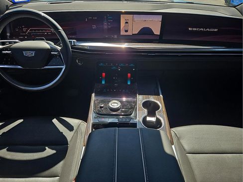 Used 2025 Cadillac Escalade Premium Luxury w/ Touring Package image 12