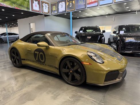 Used 2026 Porsche 911 GTS image 3
