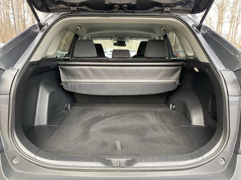 Used 2025 Toyota RAV4 XLE AWD/4WD image 10