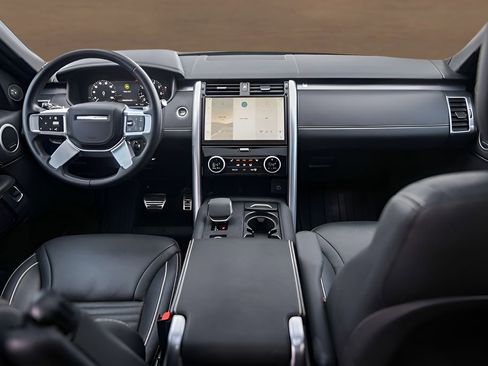 Used 2024 Land Rover Discovery Metropolitan Edition AWD/4WD image 30
