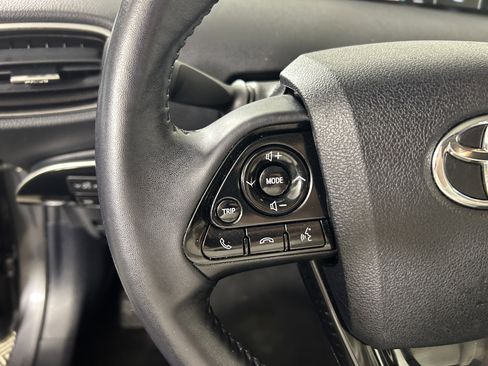 Used 2019 Toyota Prius L Eco image 13