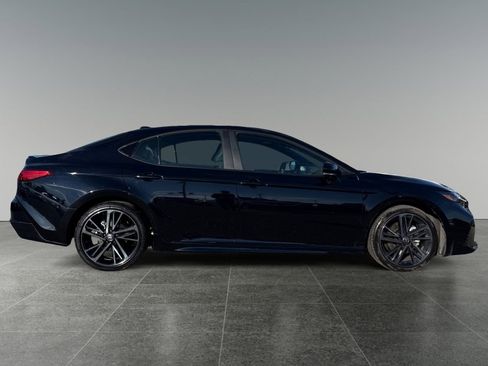 Used 2025 Toyota Camry XSE w/ Premium Package image 8