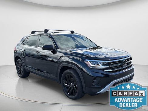 Used 2023 Volkswagen Atlas Cross Sport SE w/ Panoramic Sunroof Package FWD image 3