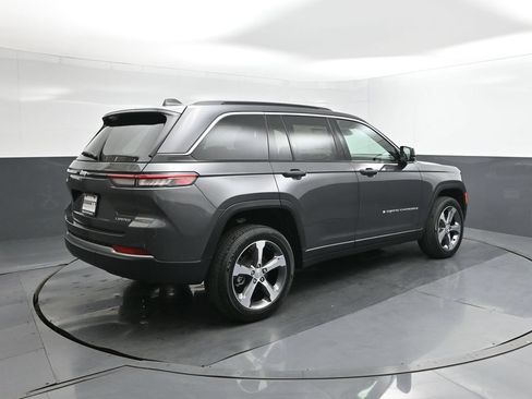 New 2026 Jeep Grand Cherokee Limited RWD image 11