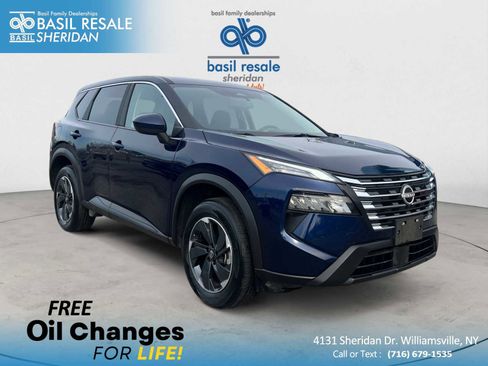 Used 2025 Nissan Rogue SV image 1