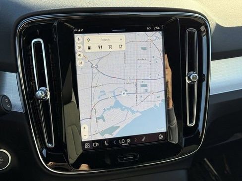 New 2025 Volvo XC40 B5 Core AWD/4WD image 22