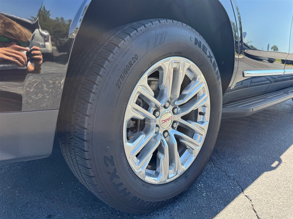 Used 2022 GMC Yukon SLT AWD/4WD image 10
