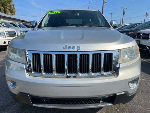 Used 2011 Jeep Grand Cherokee Limited AWD/4WD image 3