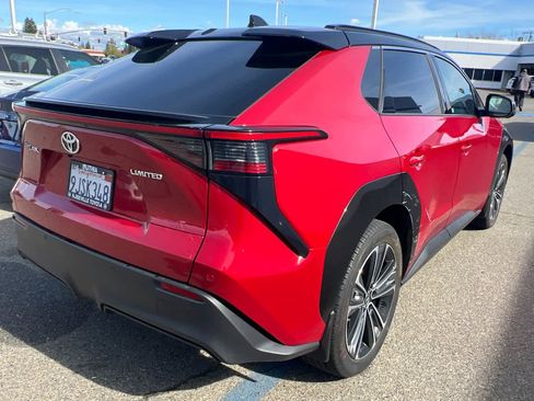 Used 2023 Toyota bZ4X Limited image 2