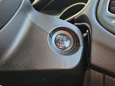 Used 2017 Jeep Compass Latitude w/ Popular Equipment Group FWD image 20