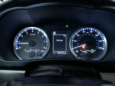 Used 2017 Toyota Highlander LE AWD/4WD image 16
