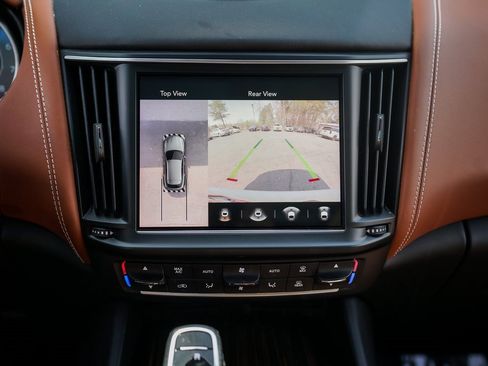 Used 2021 Maserati Levante S GranLusso image 31