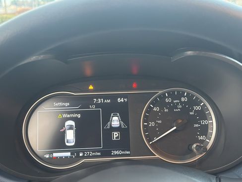 Used 2025 Nissan Versa SV w/ Trunk Package image 20