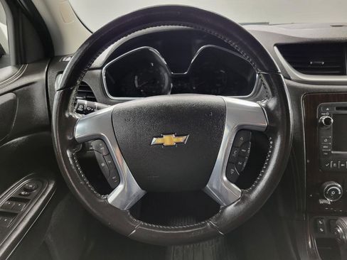 Used 2015 Chevrolet Traverse LT w/ Style and Technology Package FWD image 5