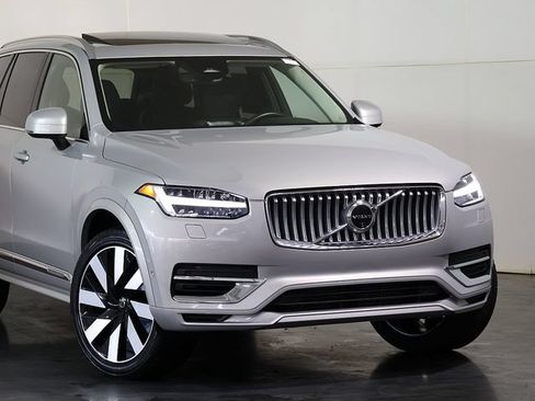 Used 2024 Volvo XC90 T8 Plus w/ Protection Package AWD/4WD image 6