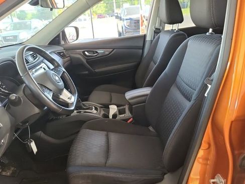 Used 2019 Nissan Rogue SV w/ Premium Package AWD/4WD image 5