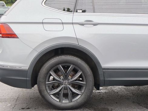 Used 2024 Volkswagen Tiguan SE AWD/4WD image 8