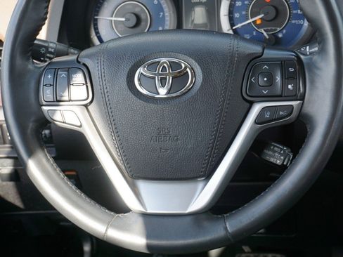Used 2020 Toyota Sienna Limited Premium image 29