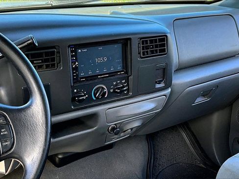 Used 2004 Ford F250 XL image 6