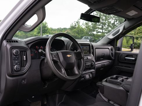 Used 2022 Chevrolet Silverado 2500 Custom w/ Custom Value Package AWD/4WD image 13