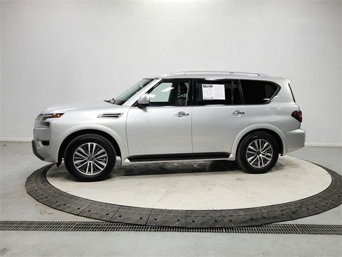Used 2024 Nissan Armada SL image 4