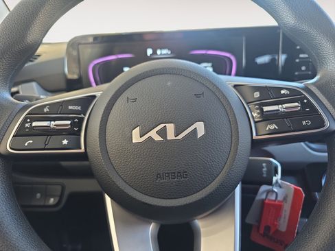 Certified 2025 Kia Seltos LX image 11